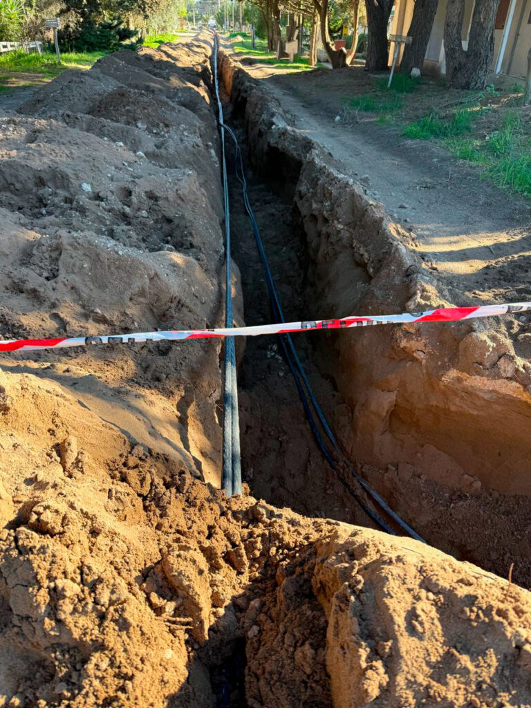 Tendido de cable aluminio subterráneo anillo barrio parque Dunamar